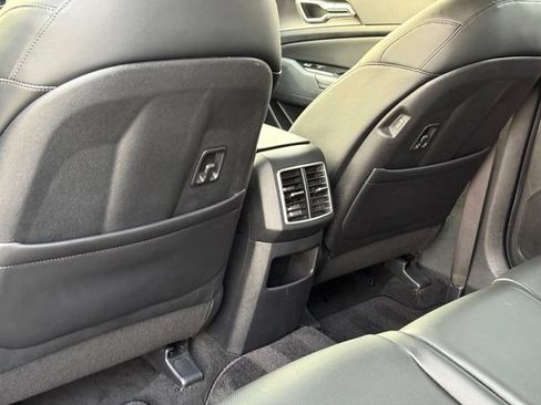 Used 2024 Kia Sportage EX FWD image 28