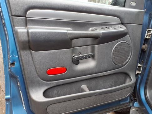 Used 2005 Dodge Ram 2500 Truck SLT image 9