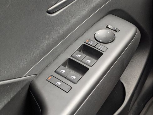 Used 2025 Hyundai Kona SEL FWD image 25