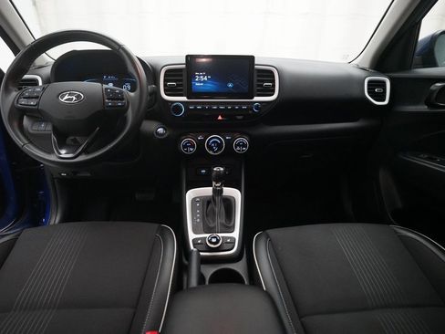 Used 2023 Hyundai Venue Limited w/ Cargo Package image 5