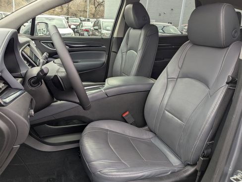 Used 2018 Buick Enclave Essence w/ LPO, Luxury Package image 29