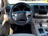 Used 2012 Toyota Highlander FWD image 5