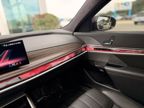 Used 2023 BMW 760i xDrive AWD/4WD image 91