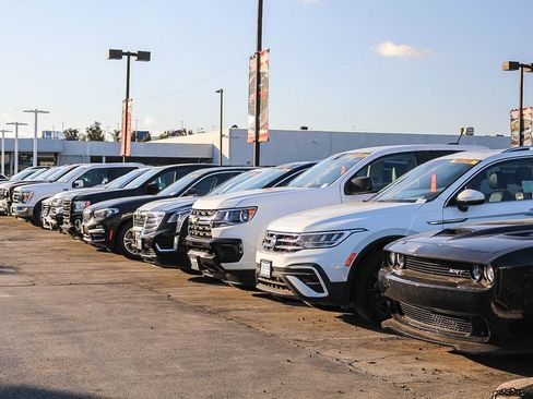 Used 2023 Ford Explorer Limited w/ Equipment Group 301A RWD image 32