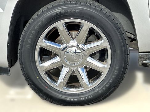 Used 2014 GMC Yukon XL Denali image 12