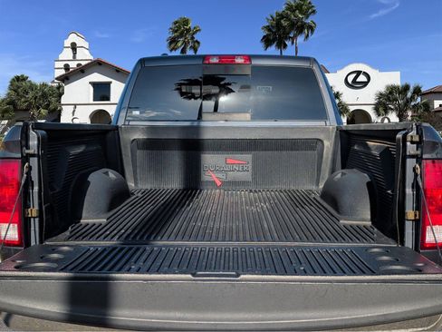 Used 2018 RAM 1500 Classic SLT image 26