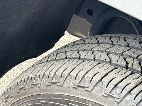 Used 2022 Chevrolet Colorado LT w/ Luxury Package image 11