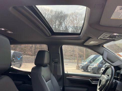 Used 2023 Chevrolet Silverado 1500 LT Trail Boss w/ Convenience Package II image 16