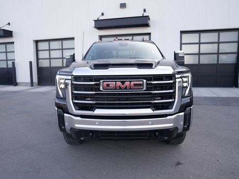 Used 2025 GMC Sierra 3500 SLT w/ SLT Premium Package image 2