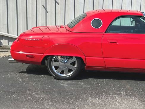 Used 2002 Ford Thunderbird image 15