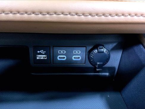 Used 2024 Toyota Highlander Platinum AWD/4WD image 34