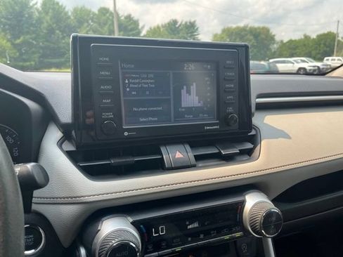 Used 2020 Toyota RAV4 XLE FWD image 13