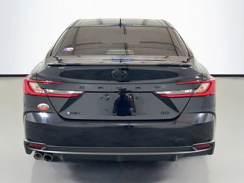 Used 2025 Toyota Camry SE FWD image 5