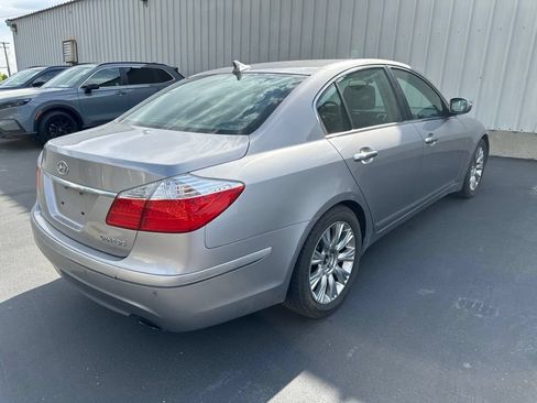 Used 2010 Hyundai Genesis 3.8 w/ Technology Pkg 4 RWD image 6