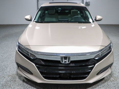 Used 2018 Honda Accord EX image 4