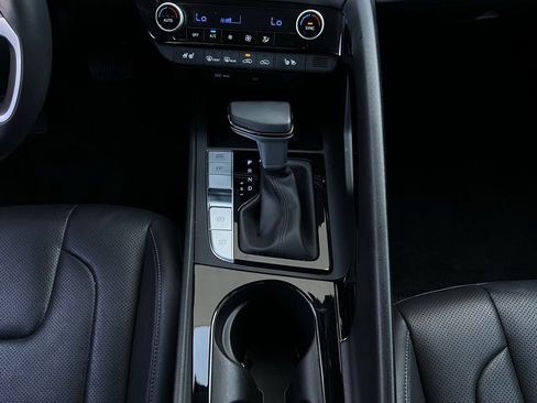 Used 2025 Hyundai Elantra Limited image 15