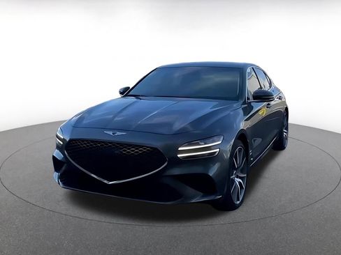 Used 2025 Genesis G70 2.5T RWD image 3