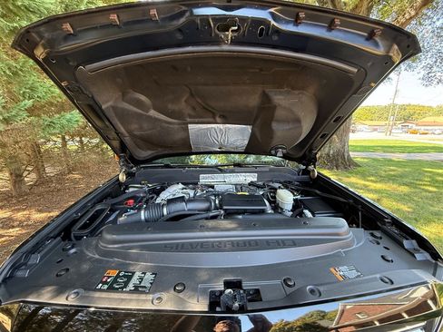 Used 2017 Chevrolet Silverado 2500 LTZ image 77