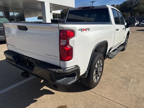 Used 2022 Chevrolet Silverado 2500 Custom w/ Custom Value Package image 7
