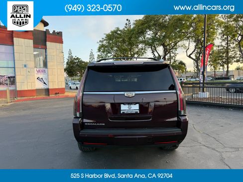 Used 2017 Cadillac Escalade Premium Luxury AWD/4WD image 5