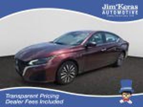 Used 2025 Nissan Altima 2.5 SV FWD image 1