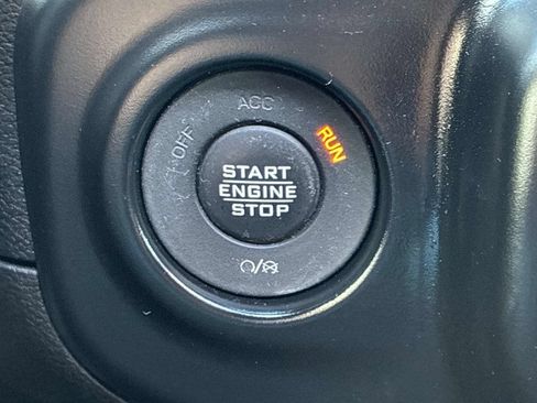 Used 2021 Jeep Wrangler Unlimited Sahara w/ Cold Weather Group AWD/4WD image 31