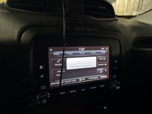 Used 2017 Jeep Renegade Altitude image 7