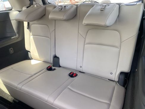 Used 2024 Nissan Pathfinder SL image 10