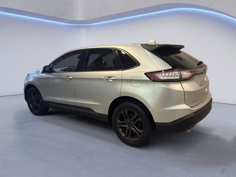 Used 2018 Ford Edge SEL w/ Equipment Group 201A AWD/4WD image 4
