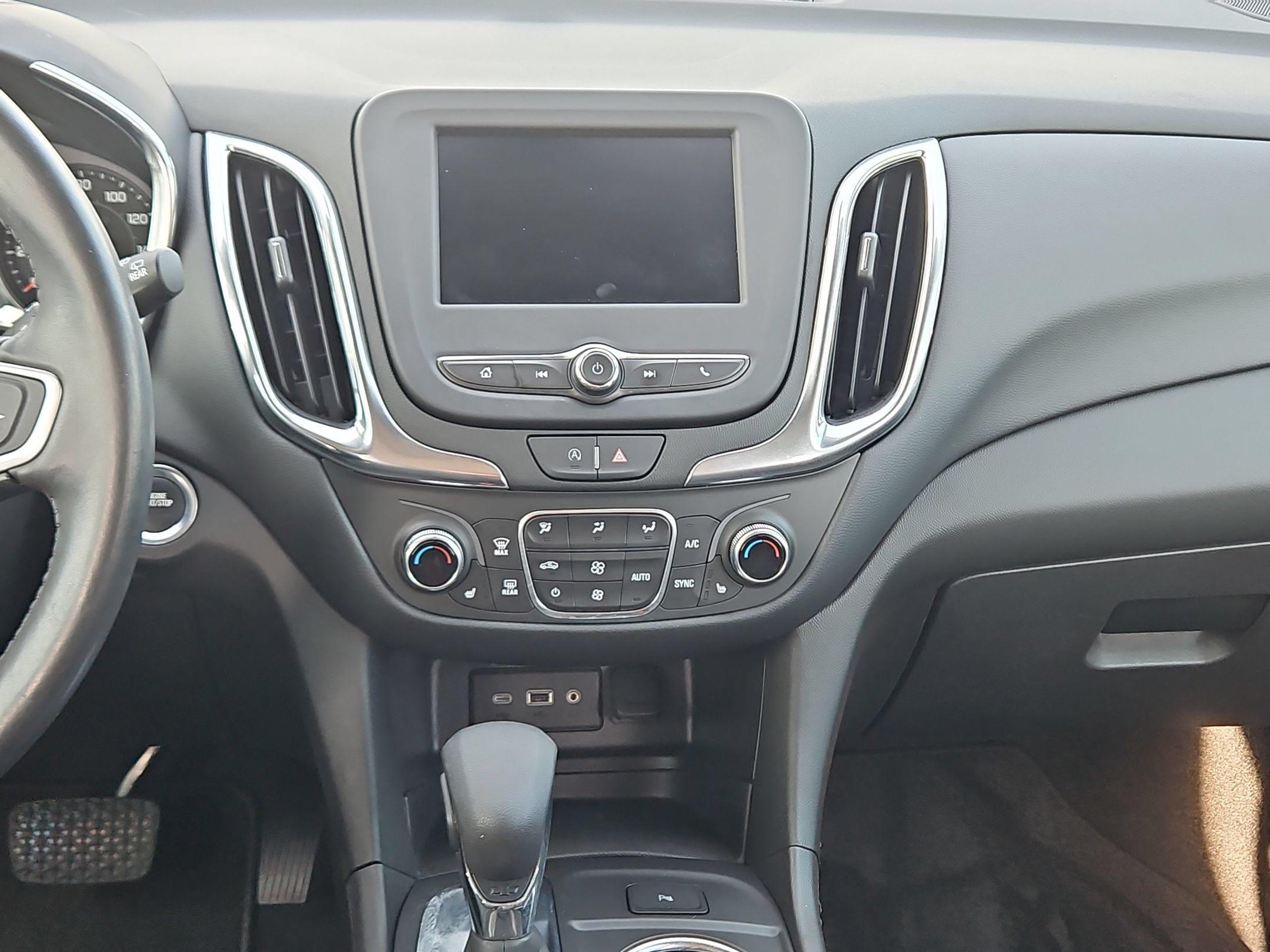 Used 2022 Chevrolet Equinox LT FWD image 16