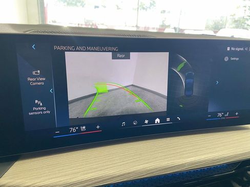 Used 2025 BMW 330i Sedan image 24