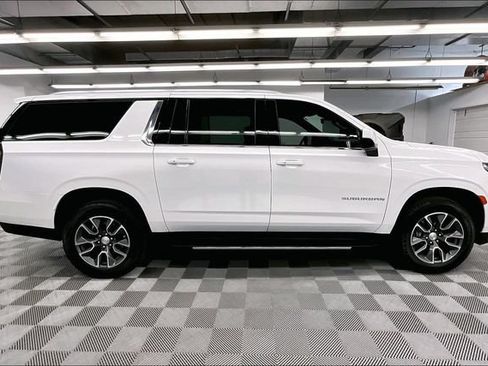 Used 2024 Chevrolet Suburban LS AWD/4WD image 15