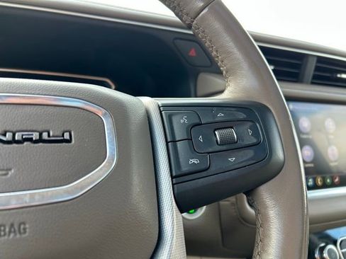 Used 2021 GMC Yukon Denali w/ Denali Premium Package image 41