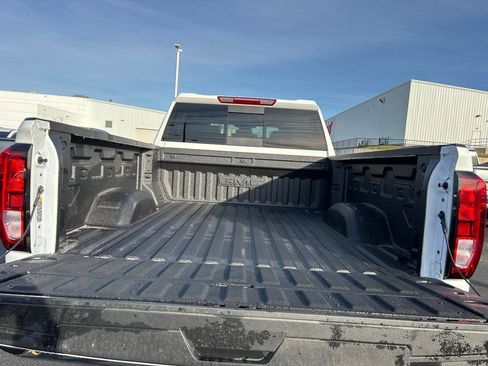 New 2026 GMC Sierra 2500 SLE image 15