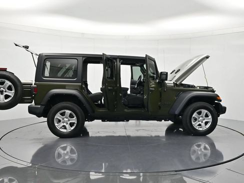Used 2022 Jeep Wrangler Unlimited Sport AWD/4WD image 47