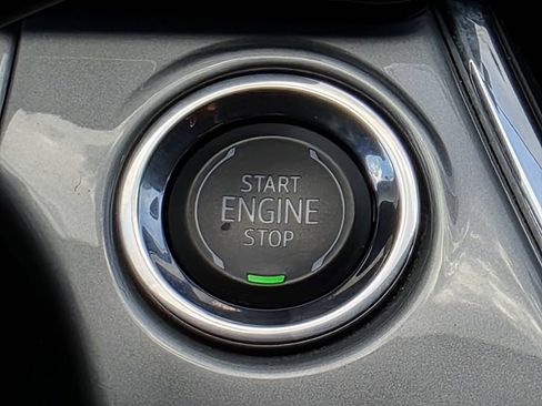 Used 2025 Chevrolet Trax LT FWD image 26