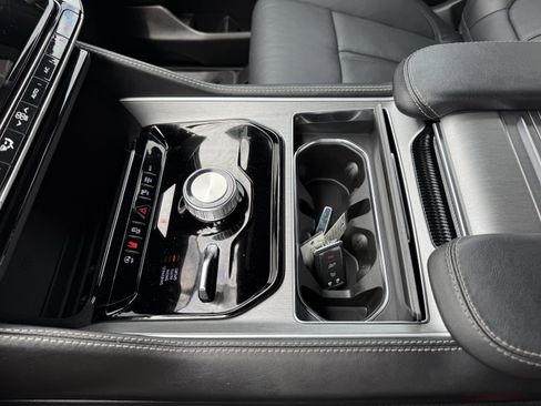 New 2025 Jeep Wagoneer L Series II image 24