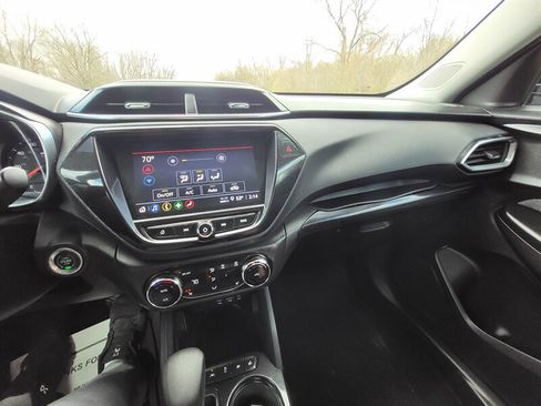 Used 2021 Chevrolet TrailBlazer LT w/ Convenience Package FWD image 12