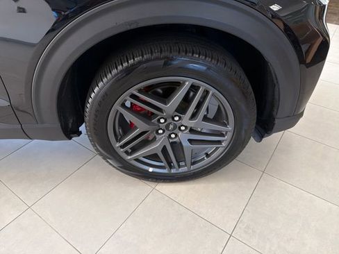 Used 2025 Ford Explorer ST-Line w/ ST-Line Street Pack image 28