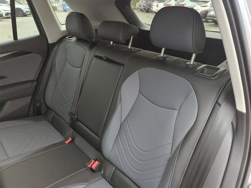 New 2026 Volkswagen Tiguan SE image 30