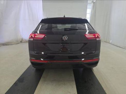 Used 2023 Volkswagen Atlas Cross Sport SE w/ Panoramic Sunroof Package AWD/4WD image 8