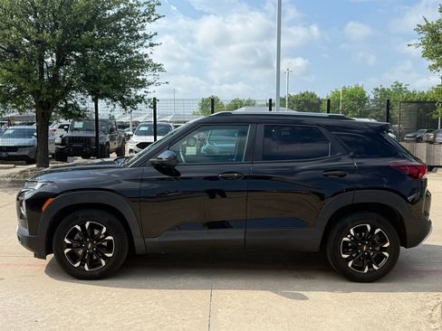 Used 2023 Chevrolet TrailBlazer LT image 2