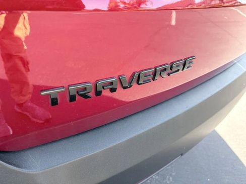 Used 2023 Chevrolet Traverse RS FWD image 28