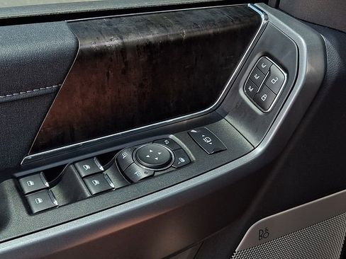 Used 2024 Ford F250 Lariat w/ Sport Appearance Package AWD/4WD image 23