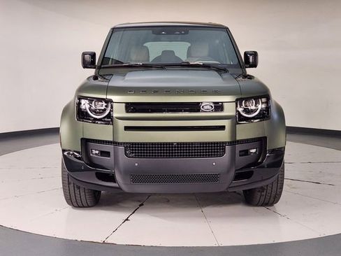 Used 2026 Land Rover Defender 110 X-Dynamic SE AWD/4WD image 9