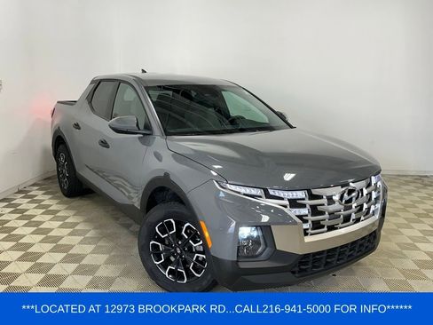 Used 2024 Hyundai Santa Cruz SE FWD image 3