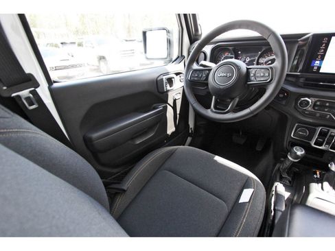 Used 2024 Jeep Wrangler Unlimited Sport AWD/4WD image 11