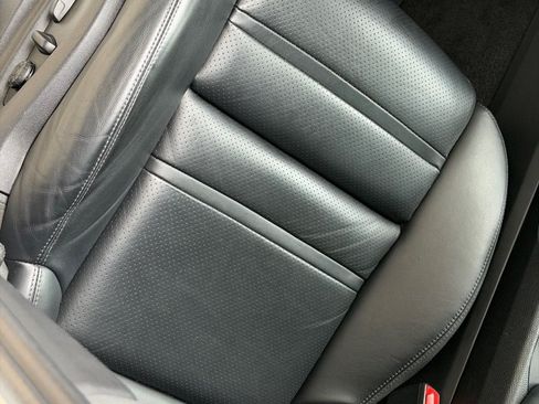 Used 2023 Porsche Cayenne AWD/4WD image 31