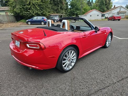 Used 2020 FIAT 124 Spider Lusso w/ Convenience Group RWD image 5