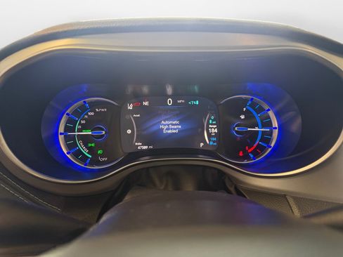 Used 2019 Chrysler Pacifica Limited w/ Advanced Safetytec Group FWD image 14